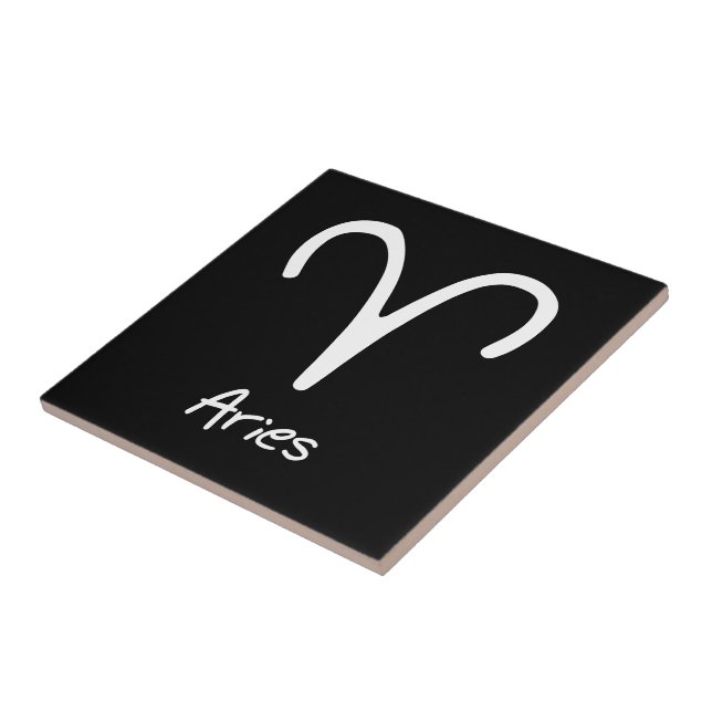 Signo de Áries no Fundo Preto (Lateral)