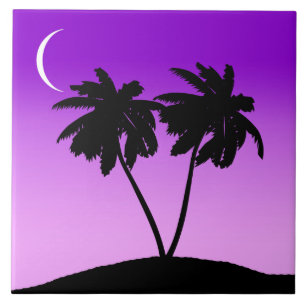 Silhueta da palmeira no roxo crepuscular