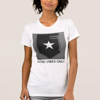 Símbolo geral minimalista feminino - Camisa Elegan