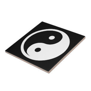 Símbolo Yin Yang - desenho de tatuagem sólido 2