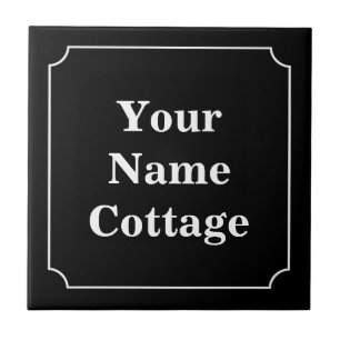 Simples branco no cartaz preto