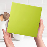 Simples Cor Sólida do verde limão Brilhante<br><div class="desc">Isto é um impressão. Não se destina a utilização no exterior. Sugerimos que você ordene um azulejo para revisar antes de fazer um pedido grande. Este é um azulejo de design bonito para todos os esquemas de cores. Você poderia usá-lo como um azulejo de parede como um realce ou uma...</div>