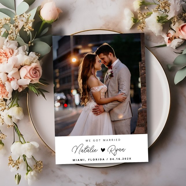 simples, nós nos casamos com o anúncio do casament (Criador carregado)