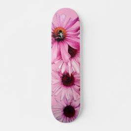 Skate Abelha, com flores rosa