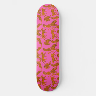 Skate Abstrato com lábios vermelhos