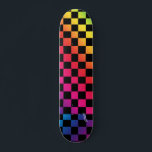Skate Arco-Íris e Verificadores Pretos e Nome ou Texto<br><div class="desc">Saia com este arco-íris e damas pretos no skate impressão. Preencha com seu nome ou texto.</div>