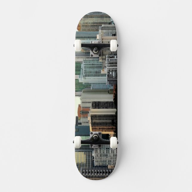 Skate Arranha-céus de Miami contra o céu claro largo (Frente)