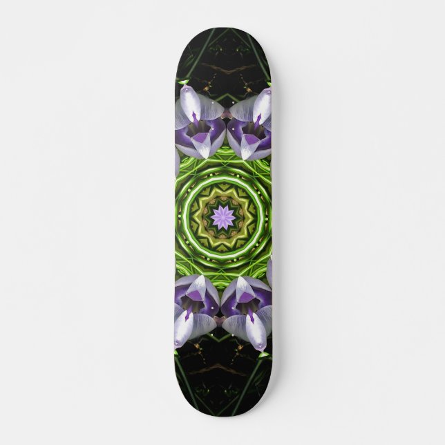 Skate Arte de Mandala Floral Roxo em Caleidoscópio (Frente)