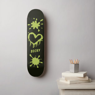 Skate Arte de Rua Coração Nome Verde Ácido Salpico