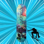 Skate Azul legal personalizado<br><div class="desc">Skateboard Personalizada BLUE Skull Skating é sobre diversão,  e há algo para todos na nossa área de skate. Um skate fabuloso garantiu que levanta um sorriso! . . Divirta-se com a sua mensagem pessoal...  patinando nas ruas e no skate park,  ou cruzando.</div>