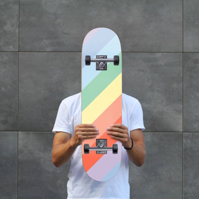 Skate Bandas Diagonais do Arco-Íris Pastel (Pastel Rainbow Diagonal Stripes Skateboard)