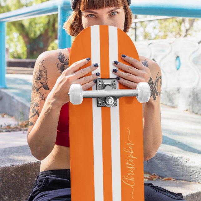 Skate Bandas Douradas de Monograma Clássicas Laranja Bra (Classic Orange White Gold Monogram Racing Stripes Skateboard)