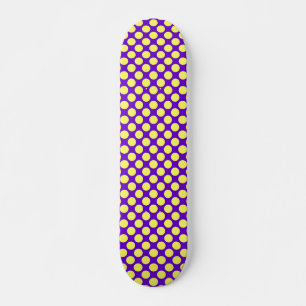 Skate Bolinhas amarelas com stouro roxo