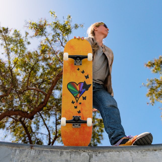 Skate Borboleta Preta no Coração Arco-Íris (Ao ar livre 1)
