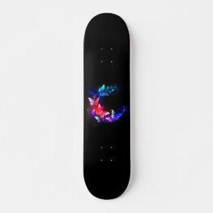 Skate Borboletas Noturnas Neon Reluzentes em Fundo Preto