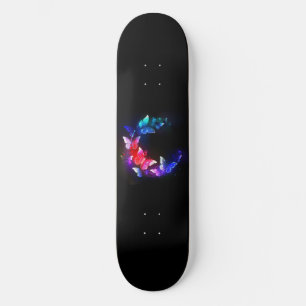 Skate Borboletas Noturnas Neon Reluzentes em Fundo Preto