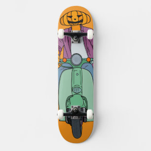 Skate Cavaleiro da Abóbora em Scooter Verde-Menta