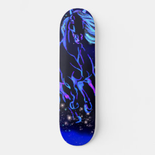 Skate Cavalo Azul Correndo No Quadro Noturno Estrelado