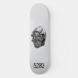 Skate Caveira Encapuzada