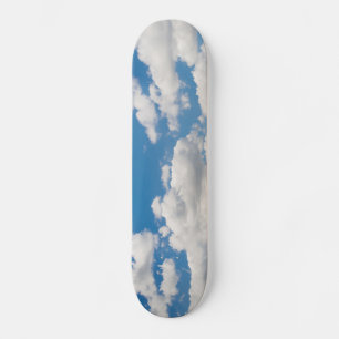 Skate Céu azul nebuloso