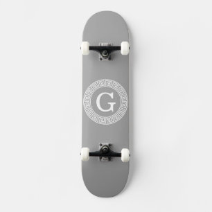 Skate Cinza Escura Com Quadro-Chave Grego Principal Mono