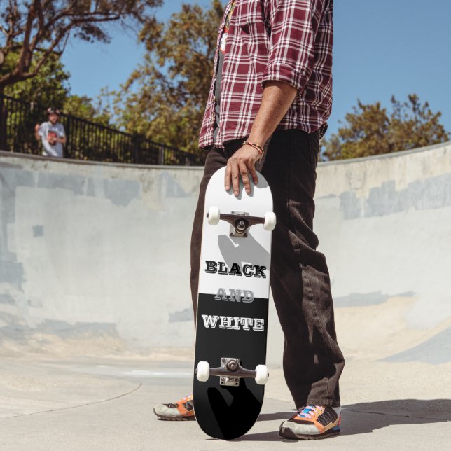 Skate Cinza Preta Texto Branco E Design de Cores Sólidas (Ao ar livre 2)