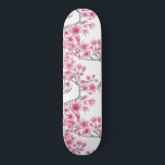 Skate Cor de Água Floral do Flor do Flor de Cereja Rosa<br><div class="desc">Este padrão floral elegante, artístico e feminino é perfeito para a temporada de verão ou primavera. Apresenta flores, flores, flores e ramificações de cerejeira japonesas, cor-de-rosa, rosa-bagas, vermelho-claro e marrom empoeirado, pintadas manualmente, sobre um simples fundo branco. É bonito, moderno, doce, único, tradicional e original. Estilize com impressão pintado à...</div>