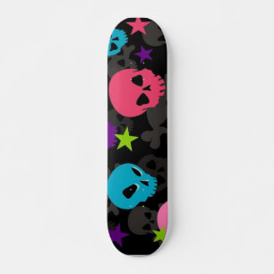 skate cor-de-rosa e azul do crânio