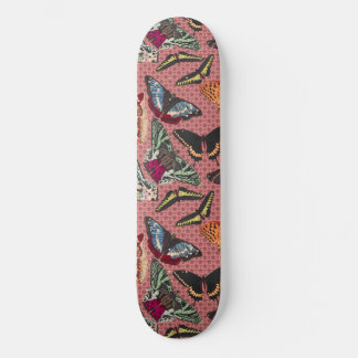 Skate Cor-de-rosa poeirento com Ilustrações da Borboleta