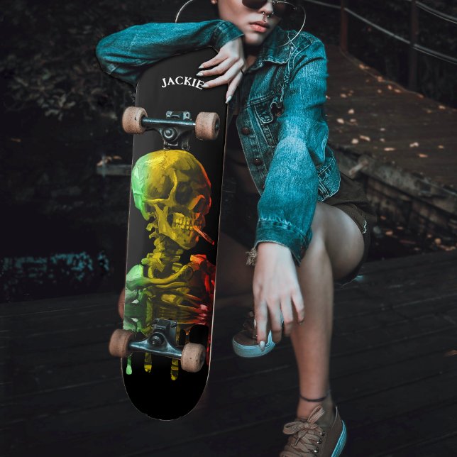Skate Crânio do esqueleto com cigarro queimado Van Gogh (Skull of Skeleton with Burning Cigarette Van Gogh Skateboard)