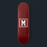 Skate Crie o seu próprio monograma, Modelo, vermelho e b<br><div class="desc">Crie seu próprio skate Modelo vermelho e branco. Adicione facilmente o monograma inicial em cor branca sobre um fundo escuro. escolha o tipo de pavimento no menu de opções.</div>