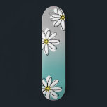 Skate Daisy Modren Teal Cinza Ombre Doodle<br><div class="desc">Este design pode ser personalizado escolhendo a opção personalizar para adicionar texto ou fazer outras alterações. Se este produto tiver a opção de transferir o design para outro item, certifique-se de ajustar o design para o ajustado, se necessário. Entre em contato comigo em colorflowcreations@gmail.com se desejar usar este design em...</div>