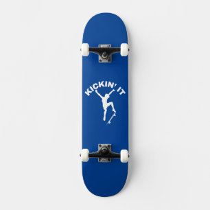Skate Dando um Chute
