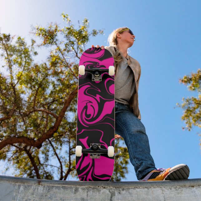 Skate Derramar - Magenta e preto (Ao ar livre 1)