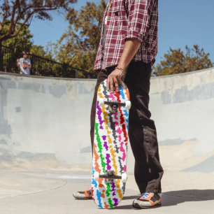 Skate Desenho Abstrato Irregular Colorido Branco