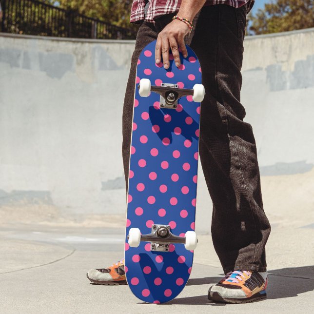 Skate Desenho de padrão de bolinhas rosa sobre azul (Criador carregado)