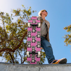 Skate Desenho de Padrão de Guaxinim Rosa
