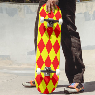 Skate Desenho Xadrez Arlequim Amarelo Vermelho