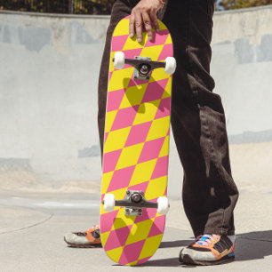 Skate Desenho Xadrez Arlequim Rosa e Amarelo