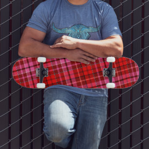 Skate Desenho Xadrez Escocês em Vermelho Grená Rosa