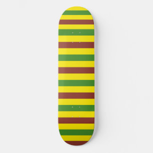 Skate Design de faixas verdes e amarelas castanhas