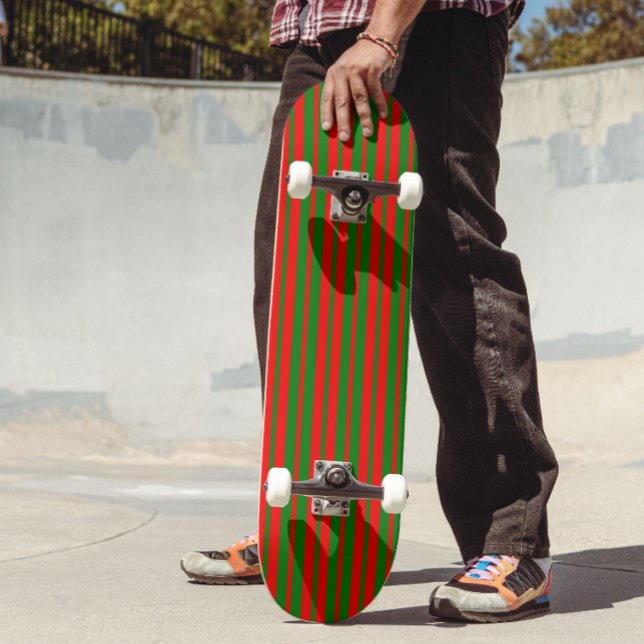 Skate Design de Listras Vermelhas e Verdes (Criador carregado)