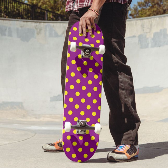 Skate Design de Padrão de Bolinhas Amarelo em Roxo (Criador carregado)