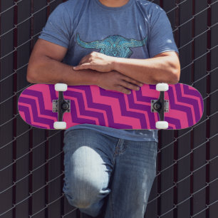 Skate Design de padrão de chevron rosa e roxo 