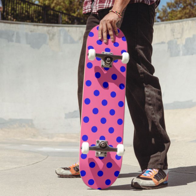 Skate Design de Padrão do Bolinhas Azul no Rosa (Criador carregado)