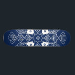 Skate Design de Peixes Submarinos com Fundo Azul<br><div class="desc">Uma reunião das mentes dos peixes,  esta design mostra uma cena submarina cheia de conchas de fundo azul. Um presente de excelente para um ictiólogo ou para qualquer um que ama ver peixe tendo uma natação!</div>