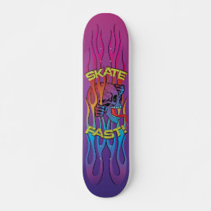 Skate do crânio colorido