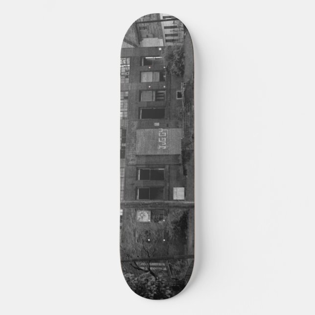 Skate Edifício Industrial Abandonado (Frente)