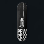 Skate Enquanto isso no espaço<br><div class="desc">Enquanto isso,  no espaço os astronautas lutam contra invasores de outros mundos. "PEW PEW PEW" - Convés de skate Space Battl</div>