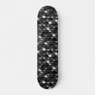 Skate Escalas Pretas e Brancas de Queda
